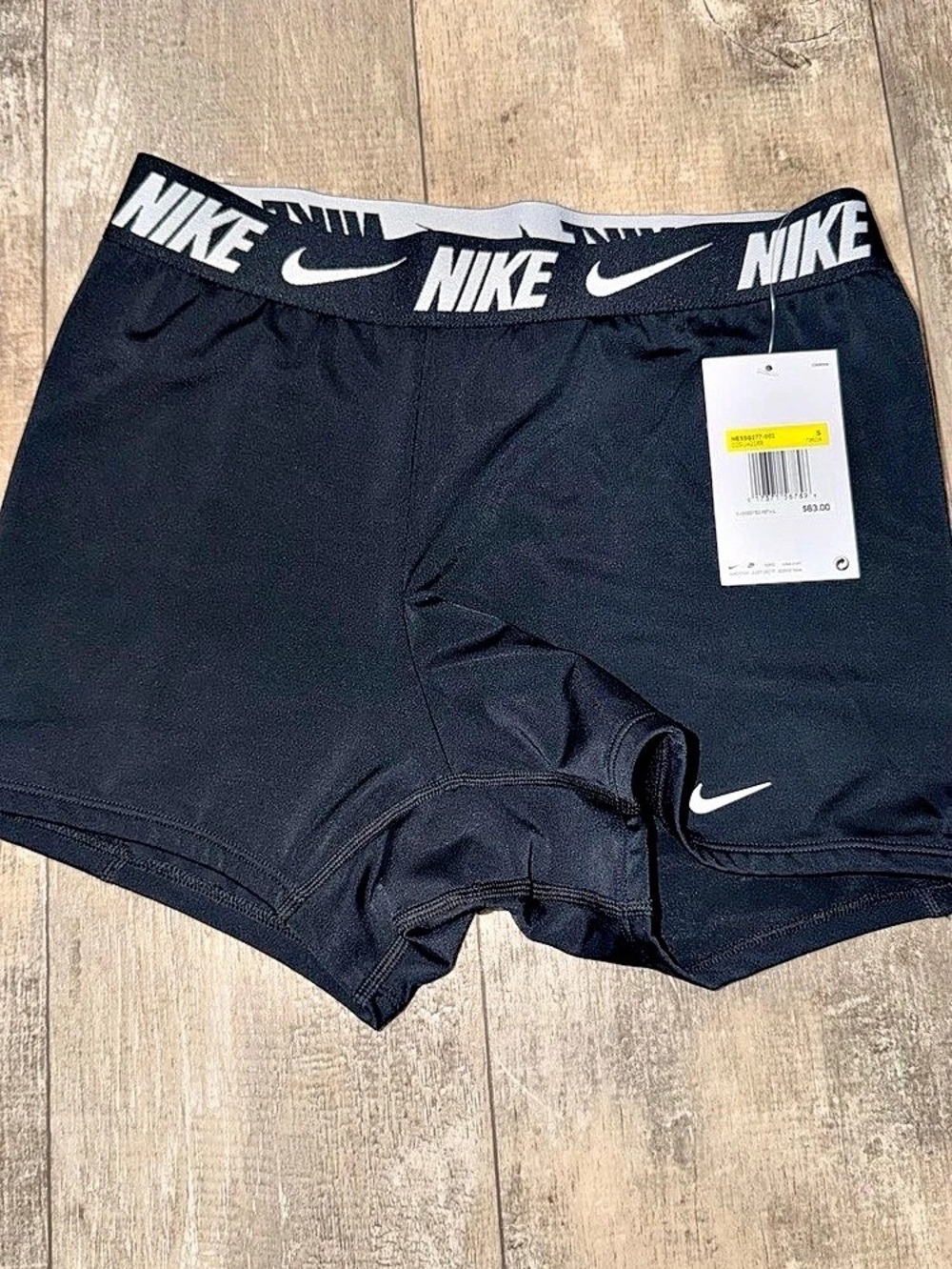 Nike Women'Small Logo Tape Kickshort Athletic Shorts in Black Small NWT